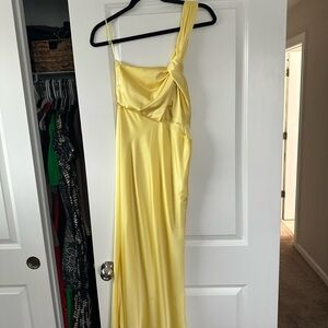 Elegant Yellow Evening Dress